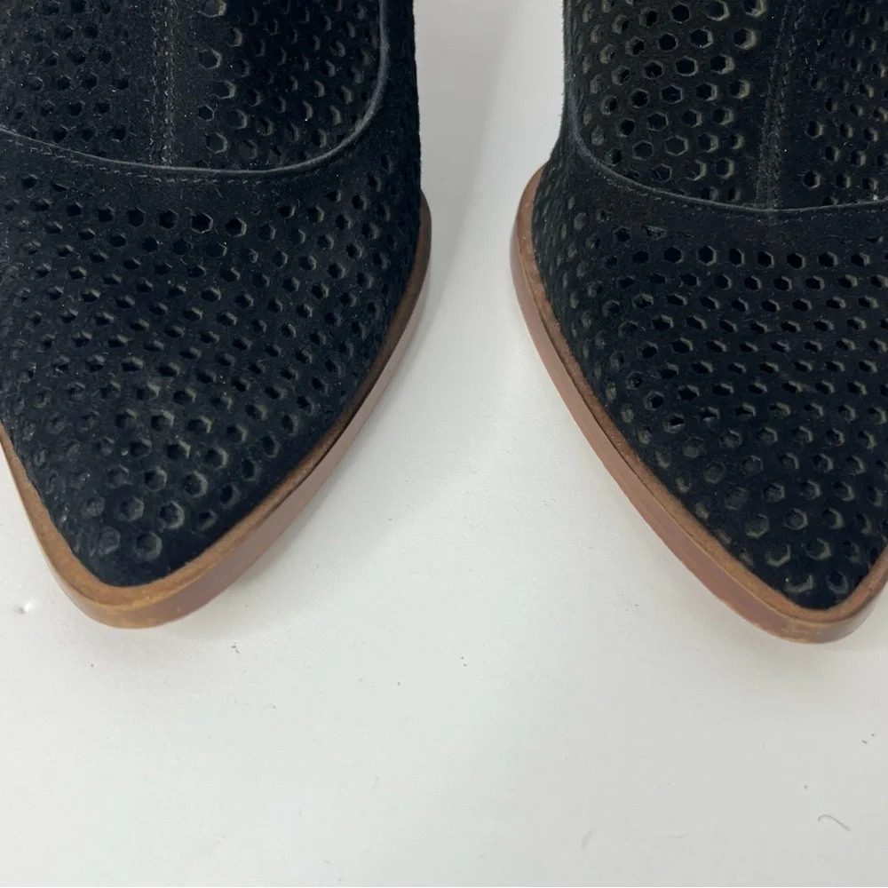 Vince Camuto Black Suede Ankle Boots Sz 7 1/2